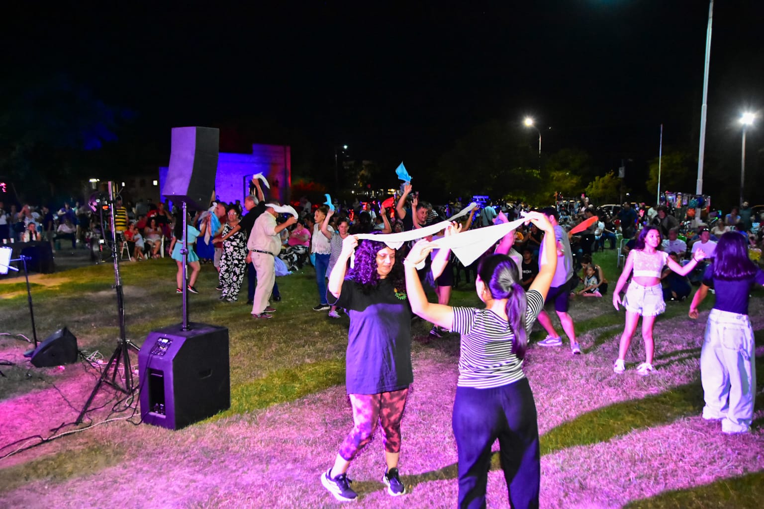 Exitosa visita nocturna en los museos, anunciando el Carnaval