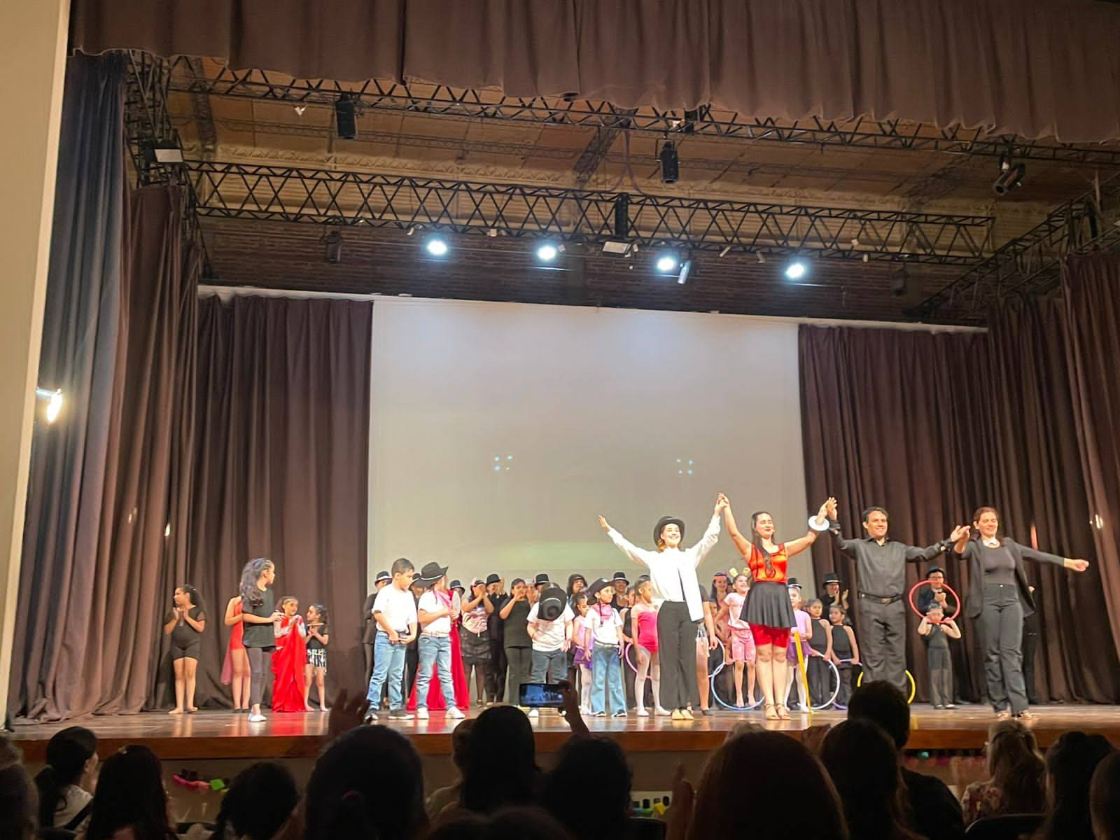 Sáenz Peña vivió una nueva muestra de Casa de Cultura en el Centro Cultural Municipal