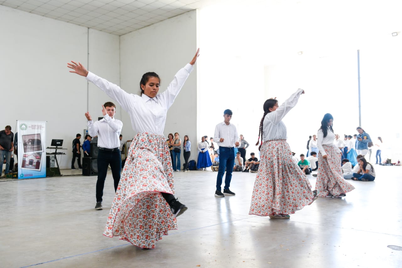Se realizó la feria de educación artística "Sáenz Peña Jóven y Creativa"