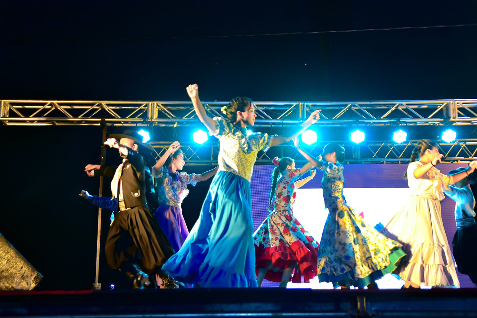 Multitudinaria participación en el 10° Encuentro de Danzas “Sáenz Peña Baila”