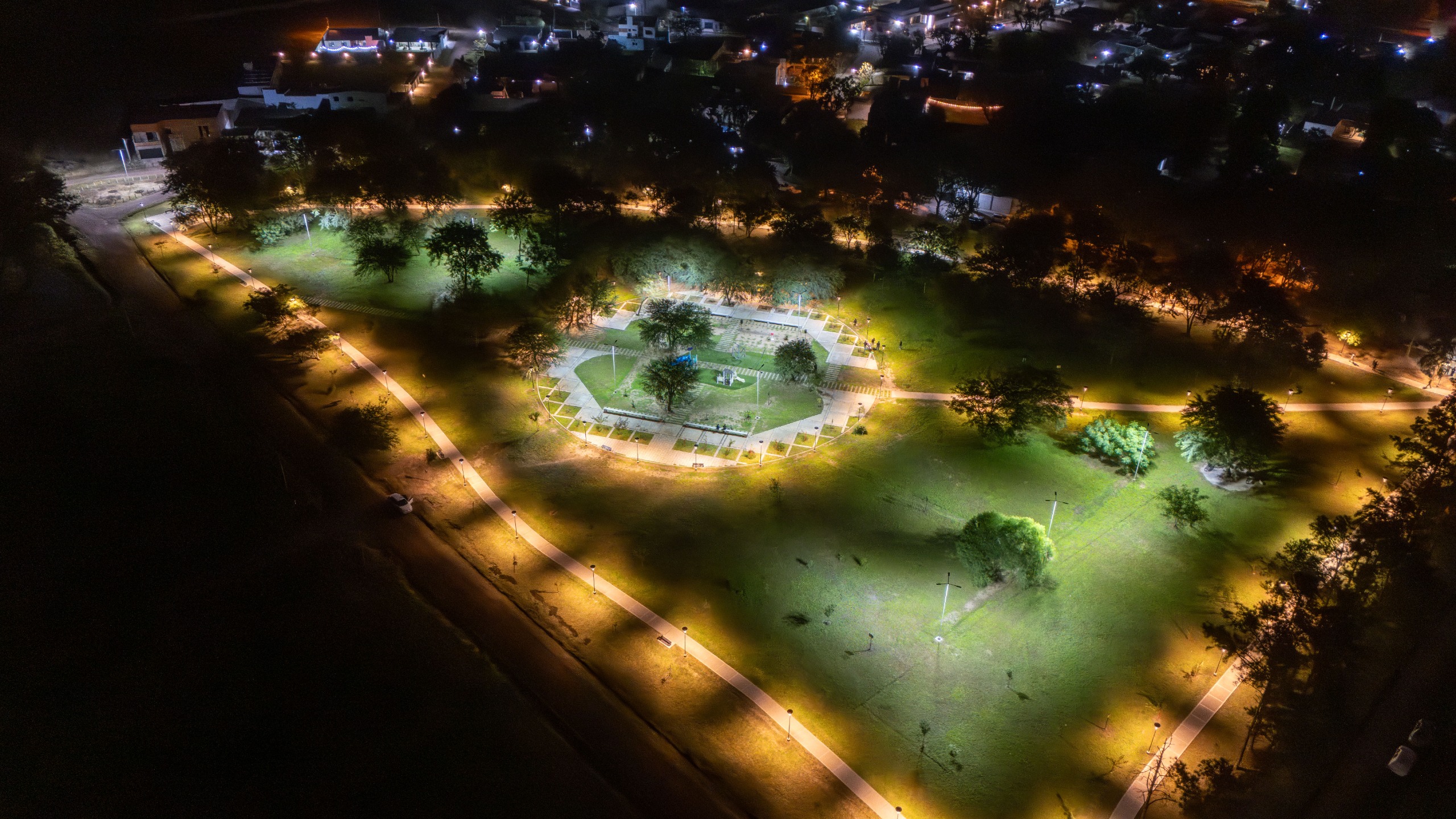 Se inauguró la plaza del barrio Loma Linda