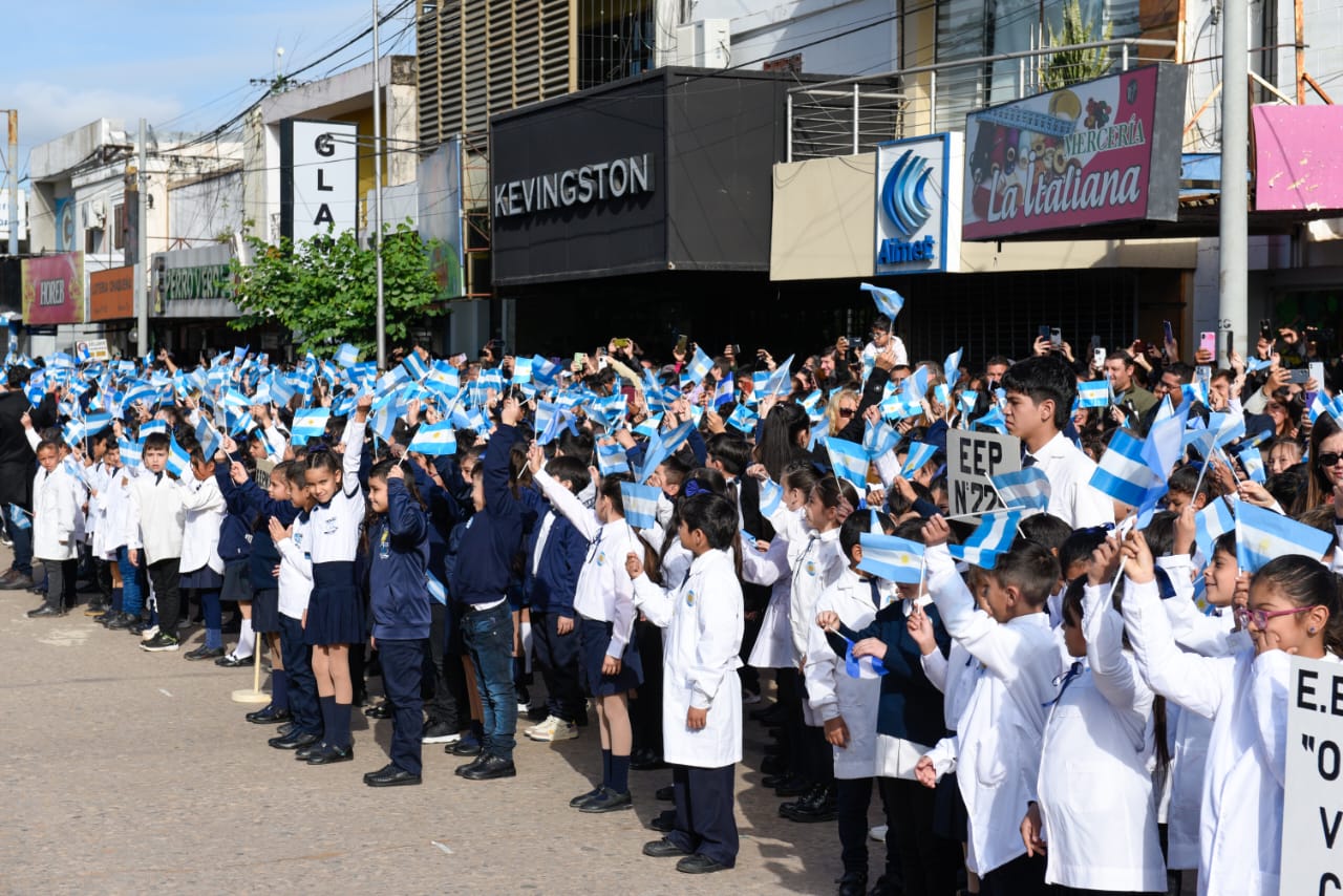 ¡Si, prometo! En Sáenz Peña más de 1700 alumnos prometieron lealtad a la Bandera Argentina