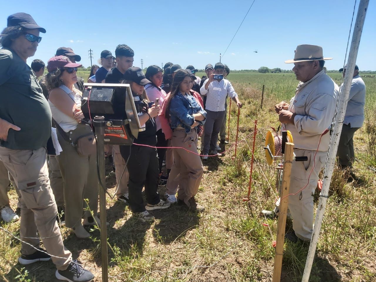 El Municipio y el INTA realizaron una capacitación sobre alambrado eléctrico rural
