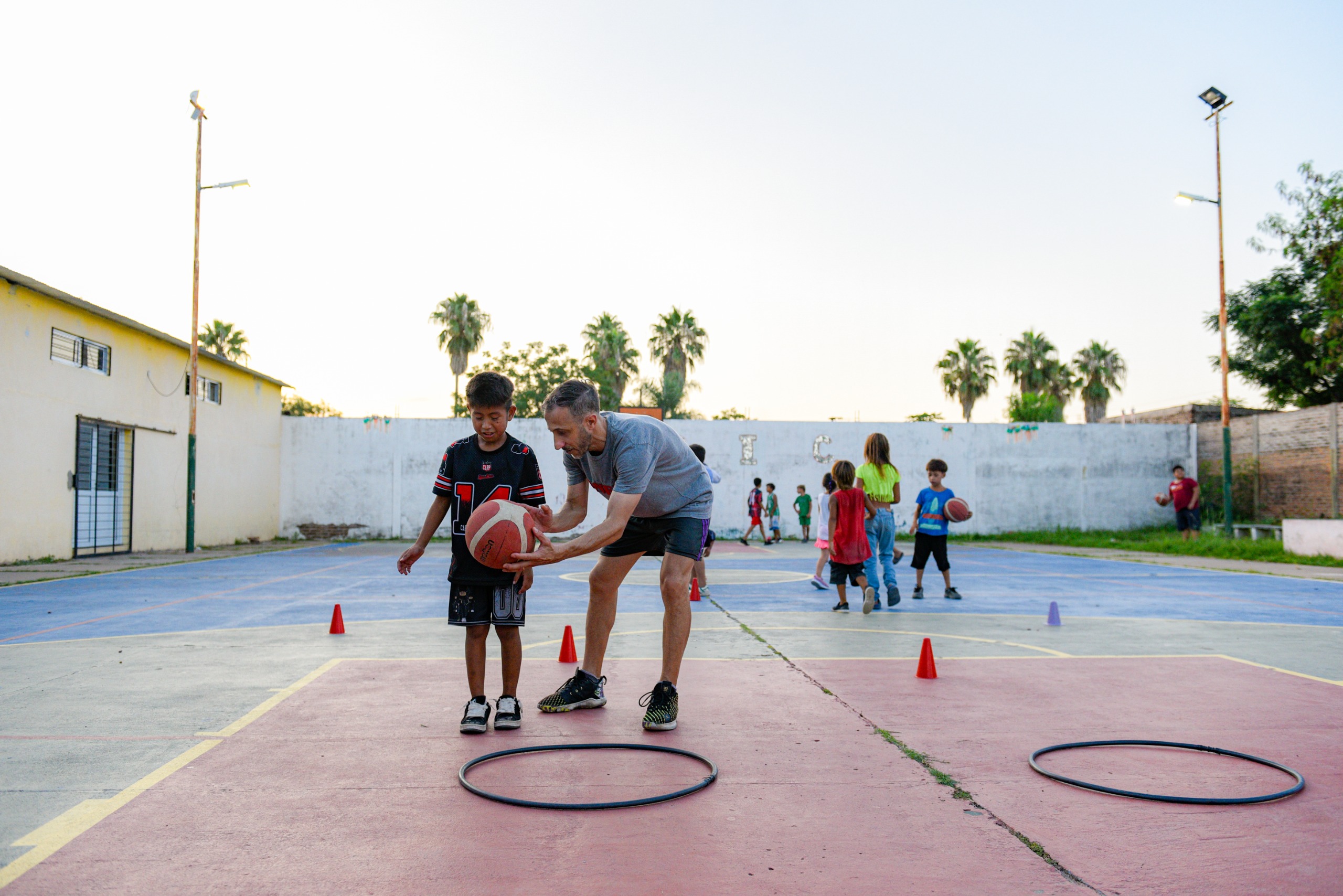 Comenzaron las clases de la Escuela Municipal de Básquet en Sáenz Peña
