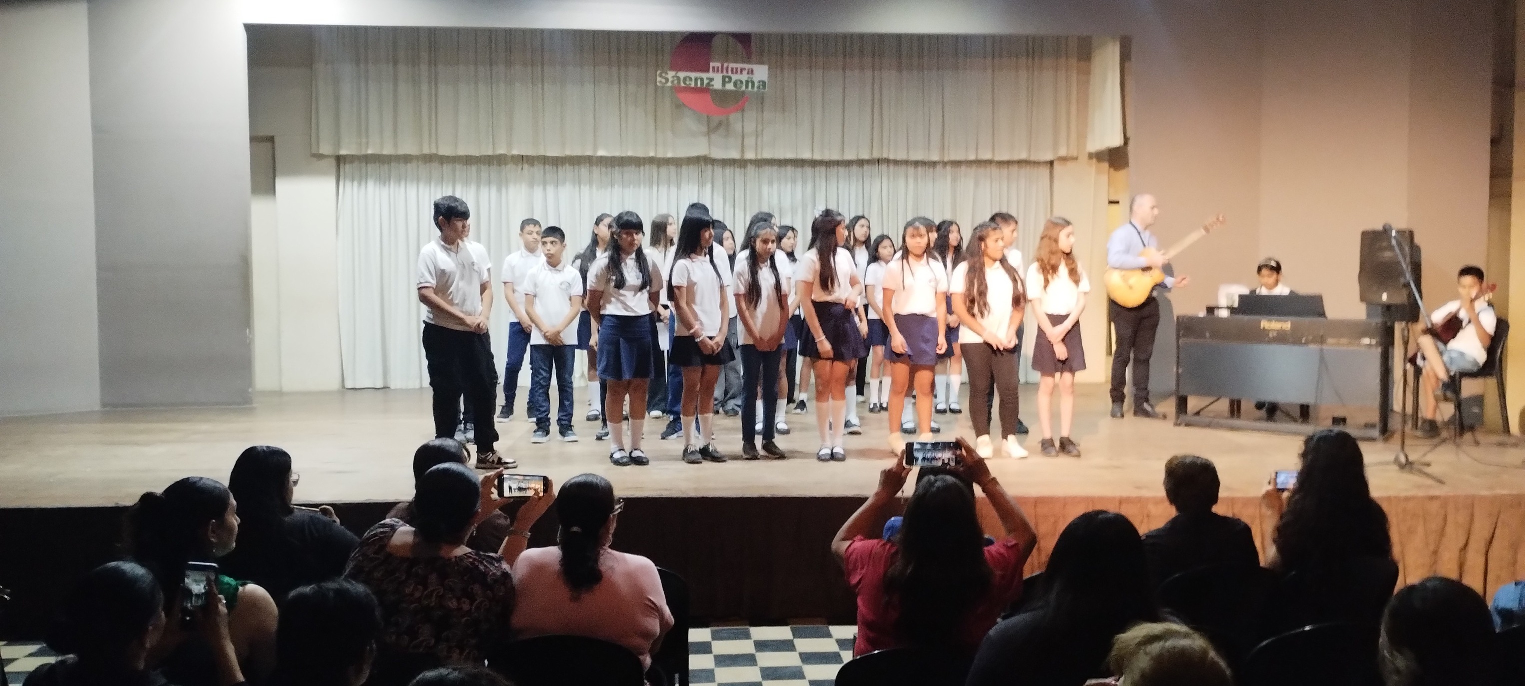 Con gran convocatoria se realizó el Encuentro de Coros de Niños en Casa de Cultura