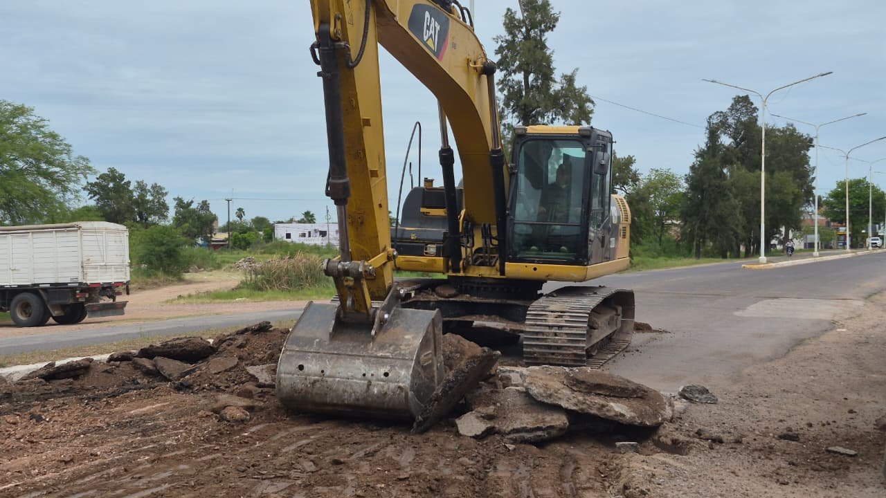 El municipio continúa con la pavimentación de calles, cuneteo y limpieza de canales en los barrios
