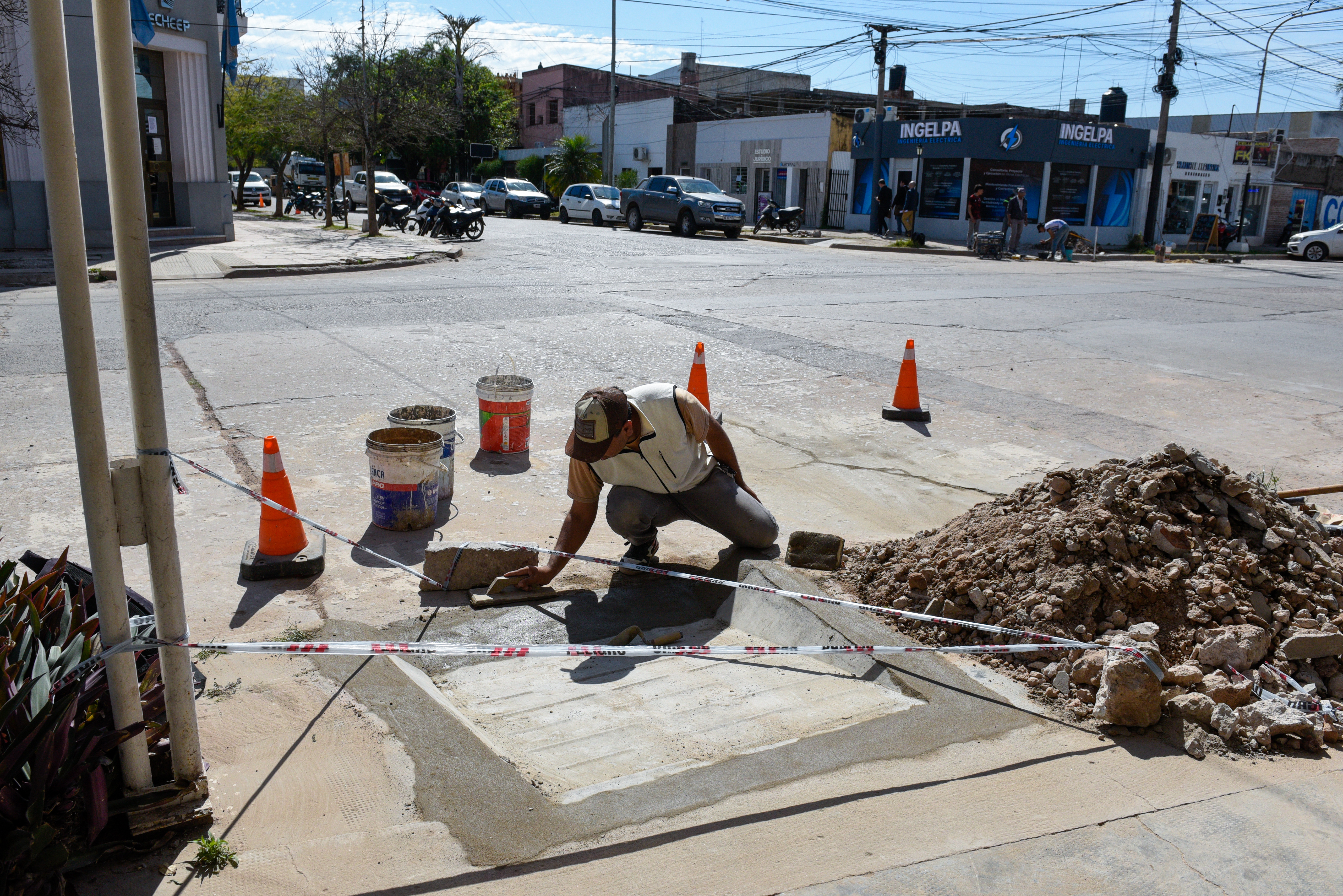 El municipio avanza con la construcción y refacción de rampas de accesibilidad en la vía pública