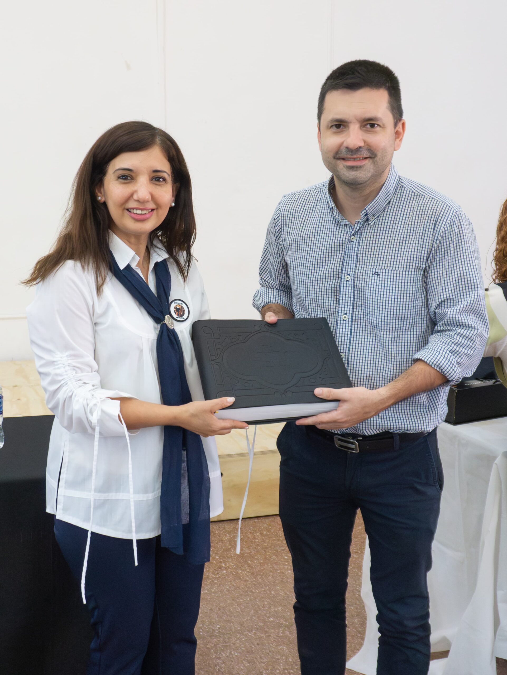 Alumnos de la Escuela Rosello ganaron el concurso “Desafío Lector” de la plataforma Magnaplus y recibieron reconocimientos