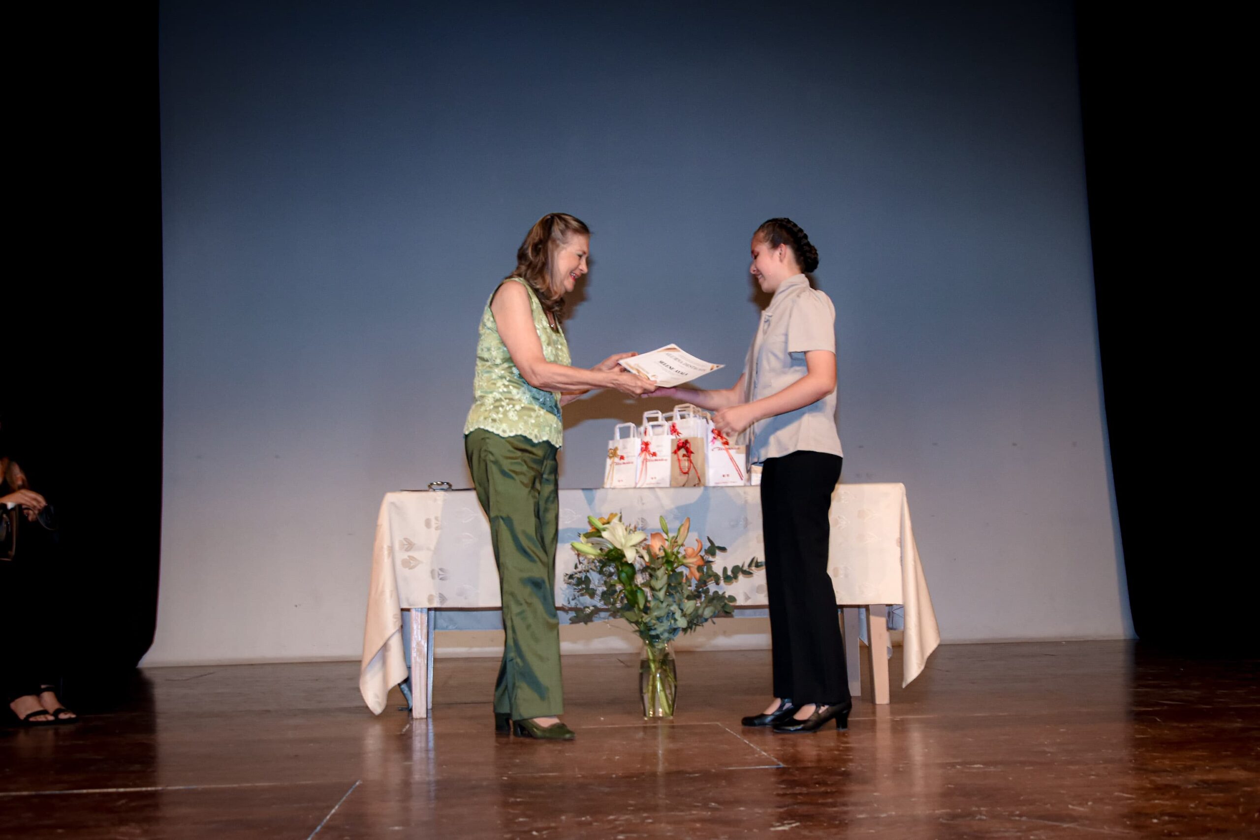 El profesorado de Danzas Folclóricas Argentinas ya tiene sus primeros egresados