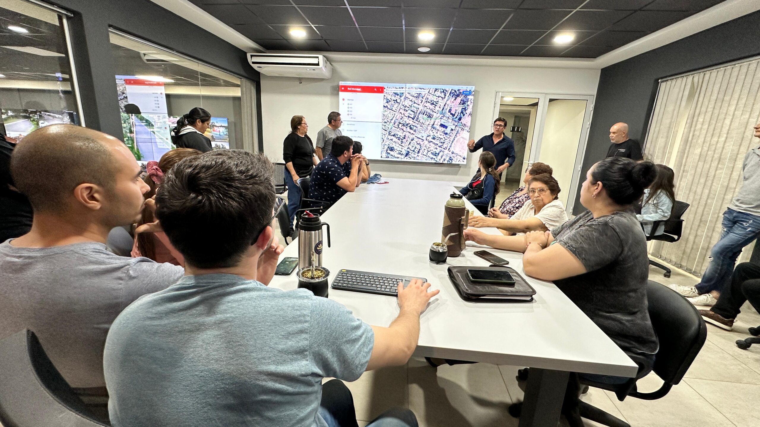 El Municipio continúa coordinando acciones de prevención y trabajo conjunto con los vecinos