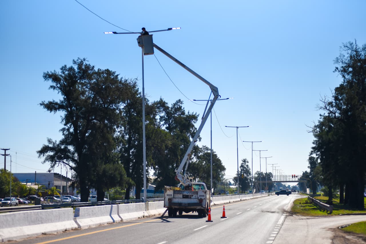 El Municipio reparó el sistema lumínico de la Autovía de Ruta 16