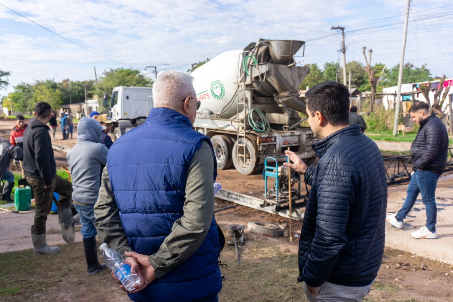 El municipio avanza con la pavimentación de la calle 33 que une los barrios Obrero e Hipólito Irigoyen