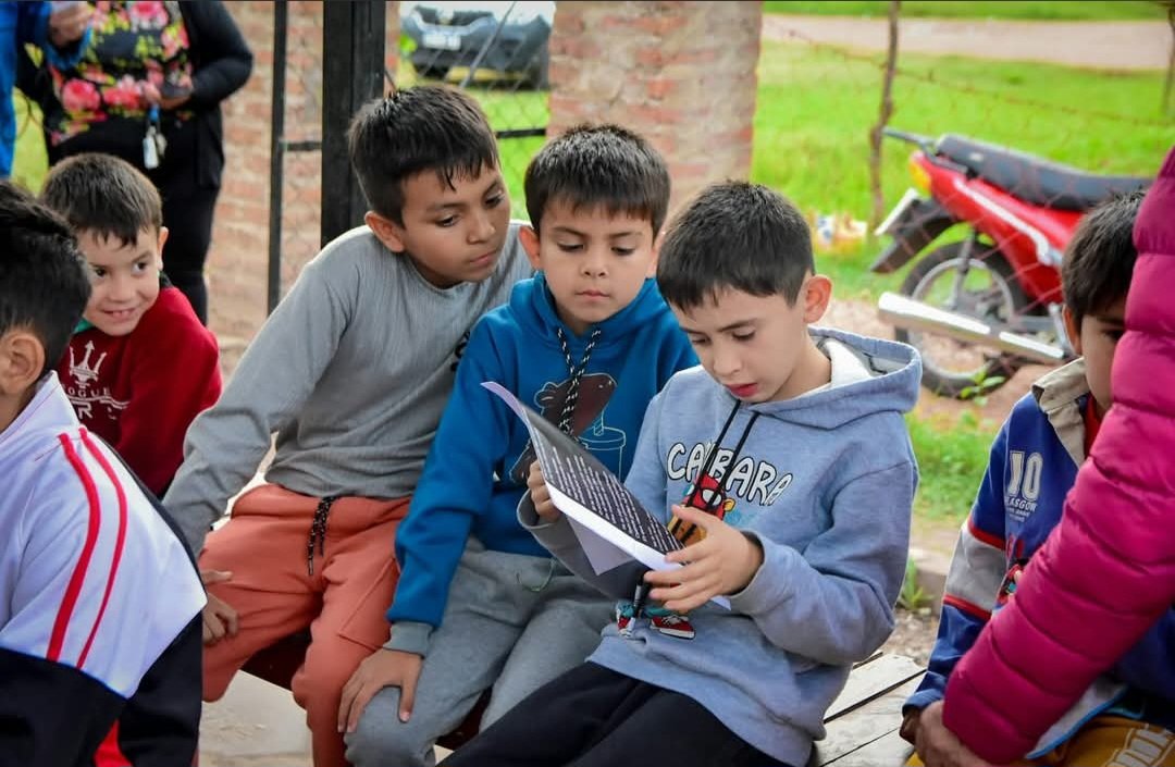 CULTURA EN CADA RINCÓN: CUENTOS, RISAS Y ESPERANZA EN EL BARRIO EX AEROCLUB