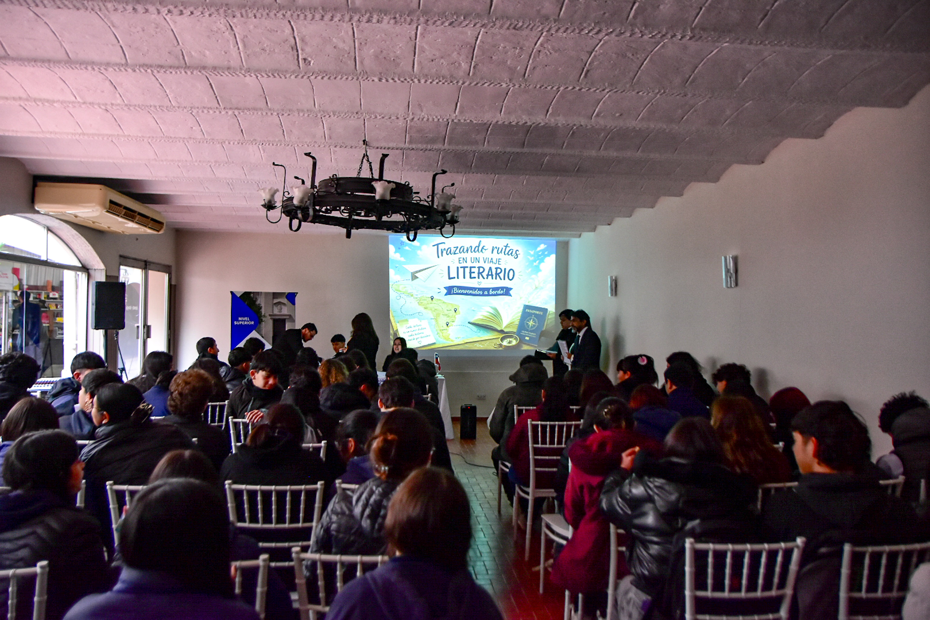 La Feria del Libro vive una intensa segunda jornada con participación de estudiantes y vecinos