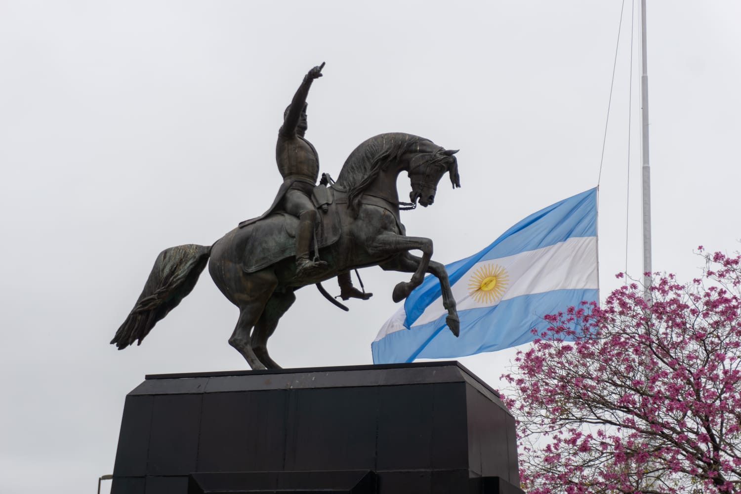 Con un emotivo acto Sáenz Peña rindió homenaje al General José de San Martín al cumplirse 176 de su fallecimiento