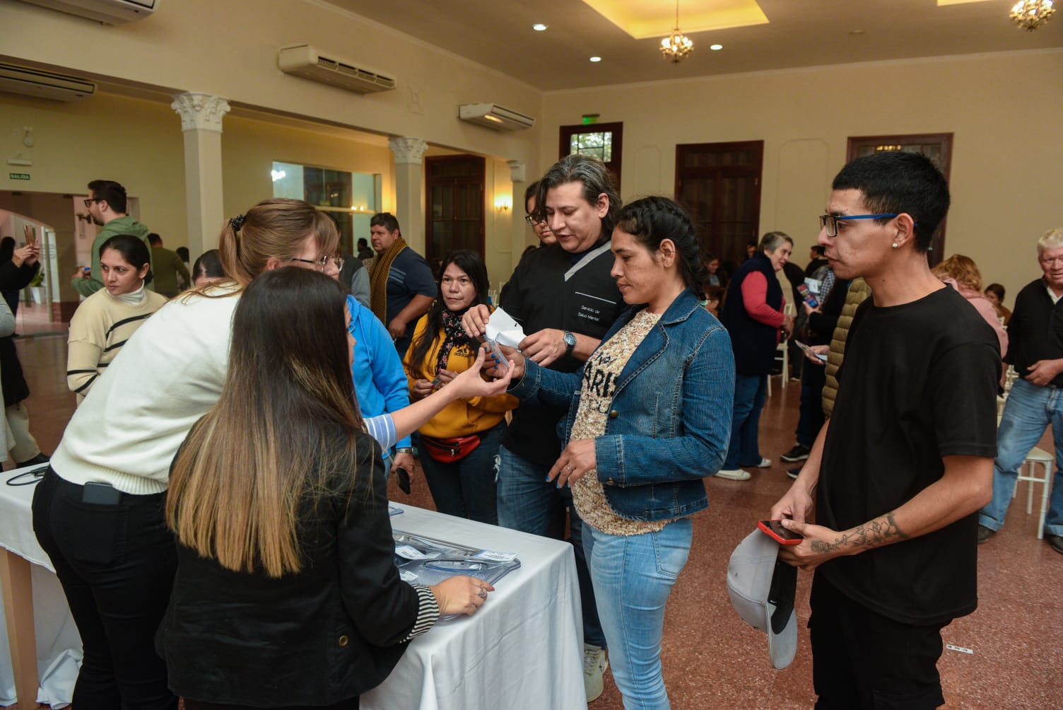 El municipio realizó una nueva entrega de anteojos